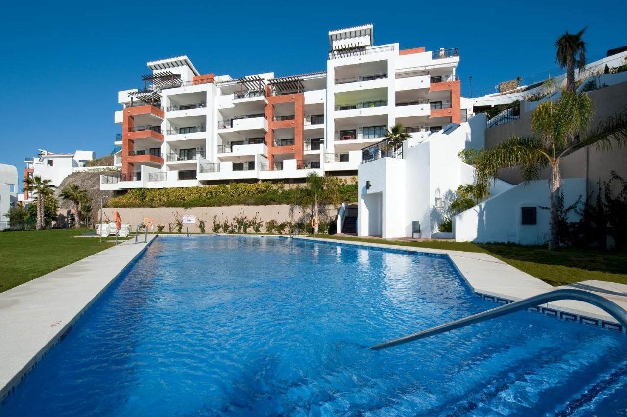 Amplio Apartamento De 2 Dormitorios Vista Mar Lateral Торрокс-Коста Экстерьер фото
